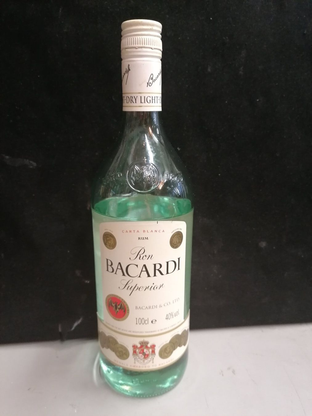 Bevande alcoliche: RON BACARDI SUPERIOR – Usato da Genève venduto da Leboucheoreilles