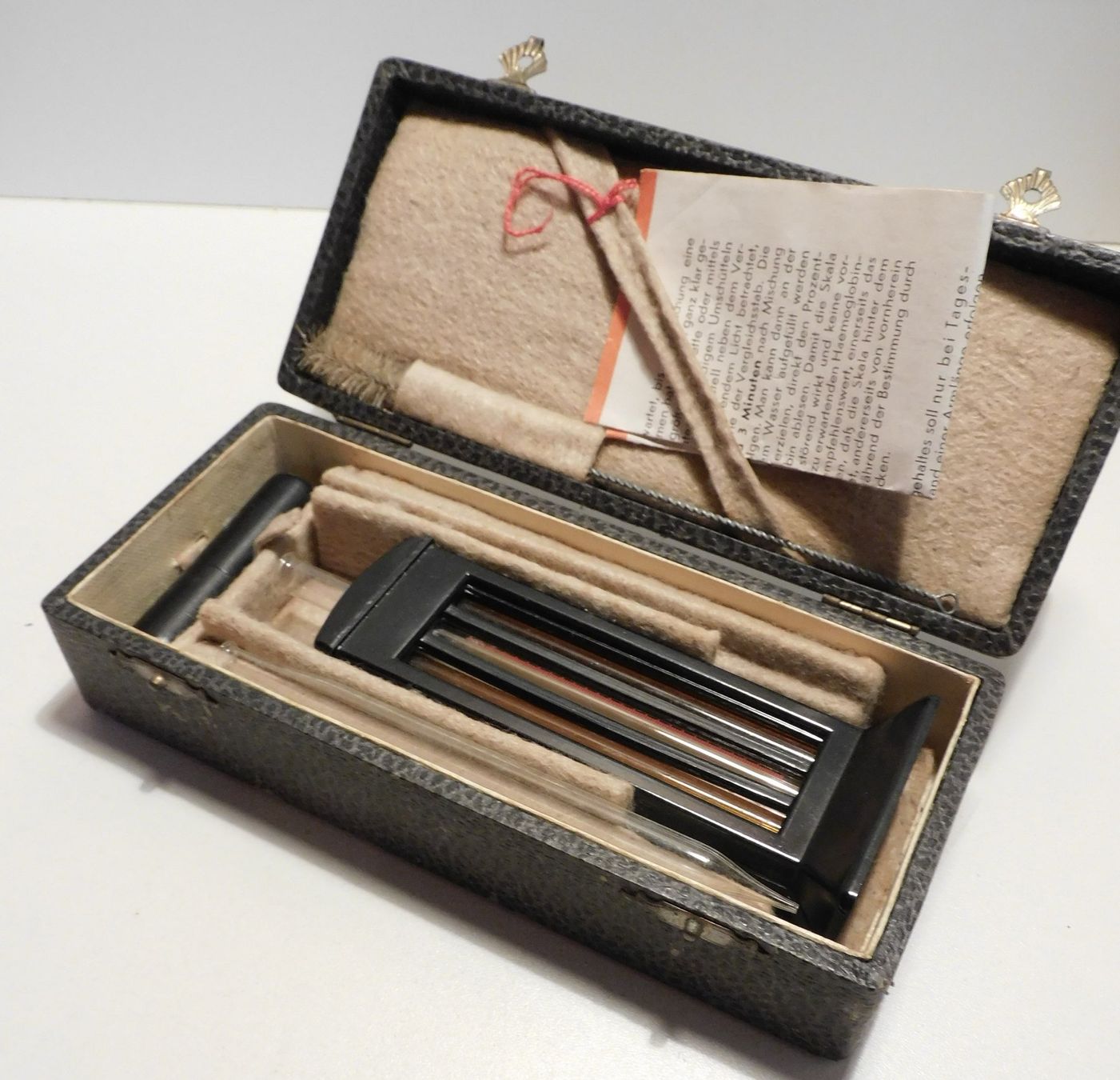 Tous les outils: Sammler Objekt mit original Case Doppelfarbstab-Haemometer – D'occasion à Sursee par 76 2