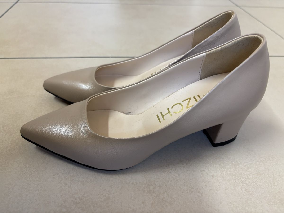 Damenschuhe: Mizchi Pumps in Beige – Gebraucht aus Estavayer-le-Lac von constance-esta 1