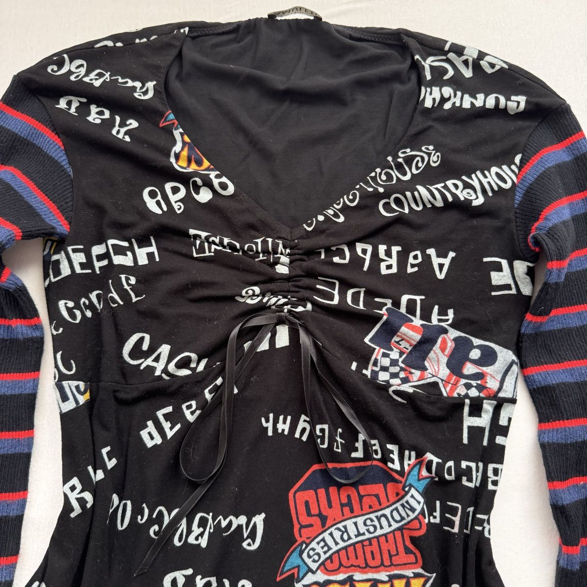 T-shirt: Vintage Y2k Oberteil Gr.S – Usato da Oberwil BL venduto da olibbg 2
