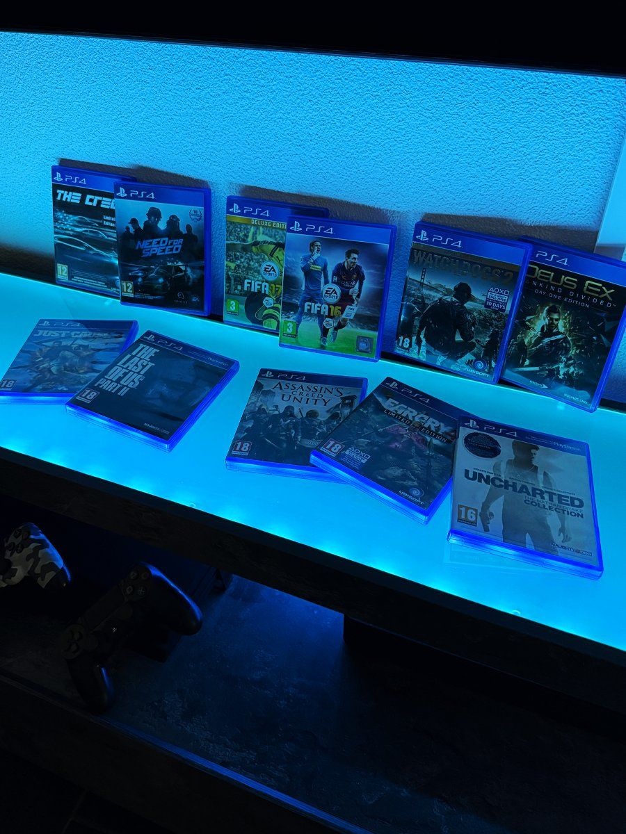 Sony Consoles: PS4 Pro (Neuwertig) + 2 Controller + 17 Games – D'occasion à Cham par dRac0.CH 1