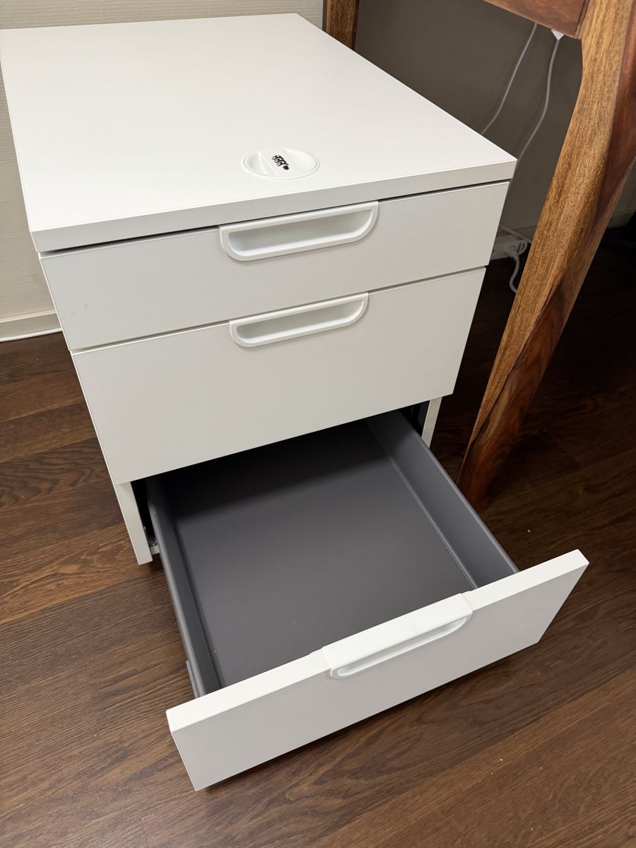 Ikea Banconi: Rollcontainer IKEA Galant. Erstklassiger Zustand! – Usato da Zürich venduto da zurichero 1