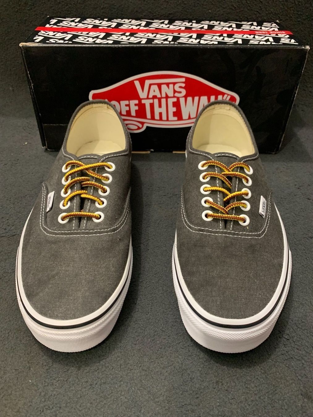 Vans Scarpe da uomo: Vans Authentic , Grösse EU 40.5 – Nuovo e nell'imballaggio originale da Zürich venduto da LIQUIDATOR.CP