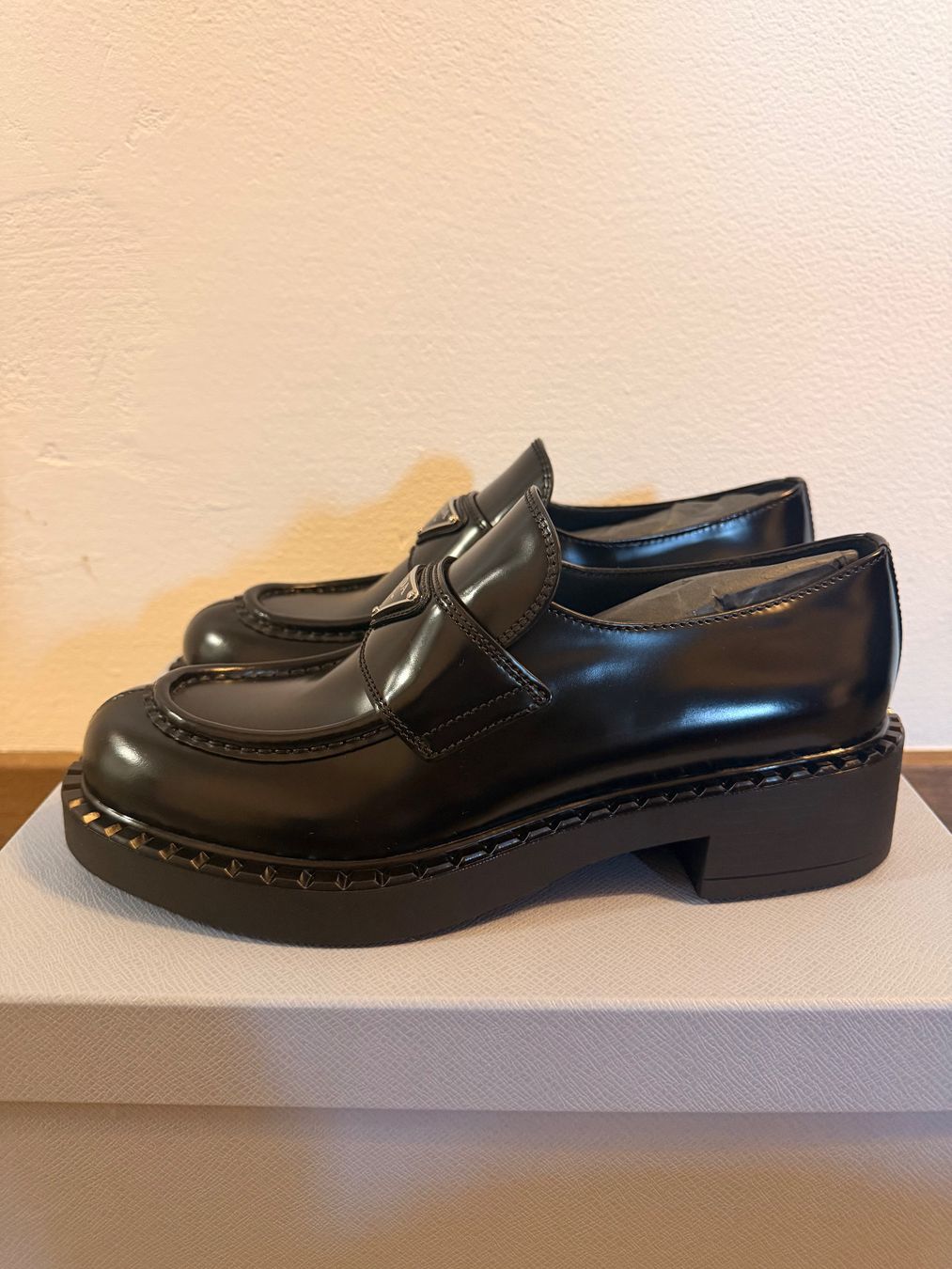 Prada Damenschuhe: Prada Chocolate Loafers - Gr. 38.5 – Neu und originalverpackt aus St. Moritz von PauloM98 1