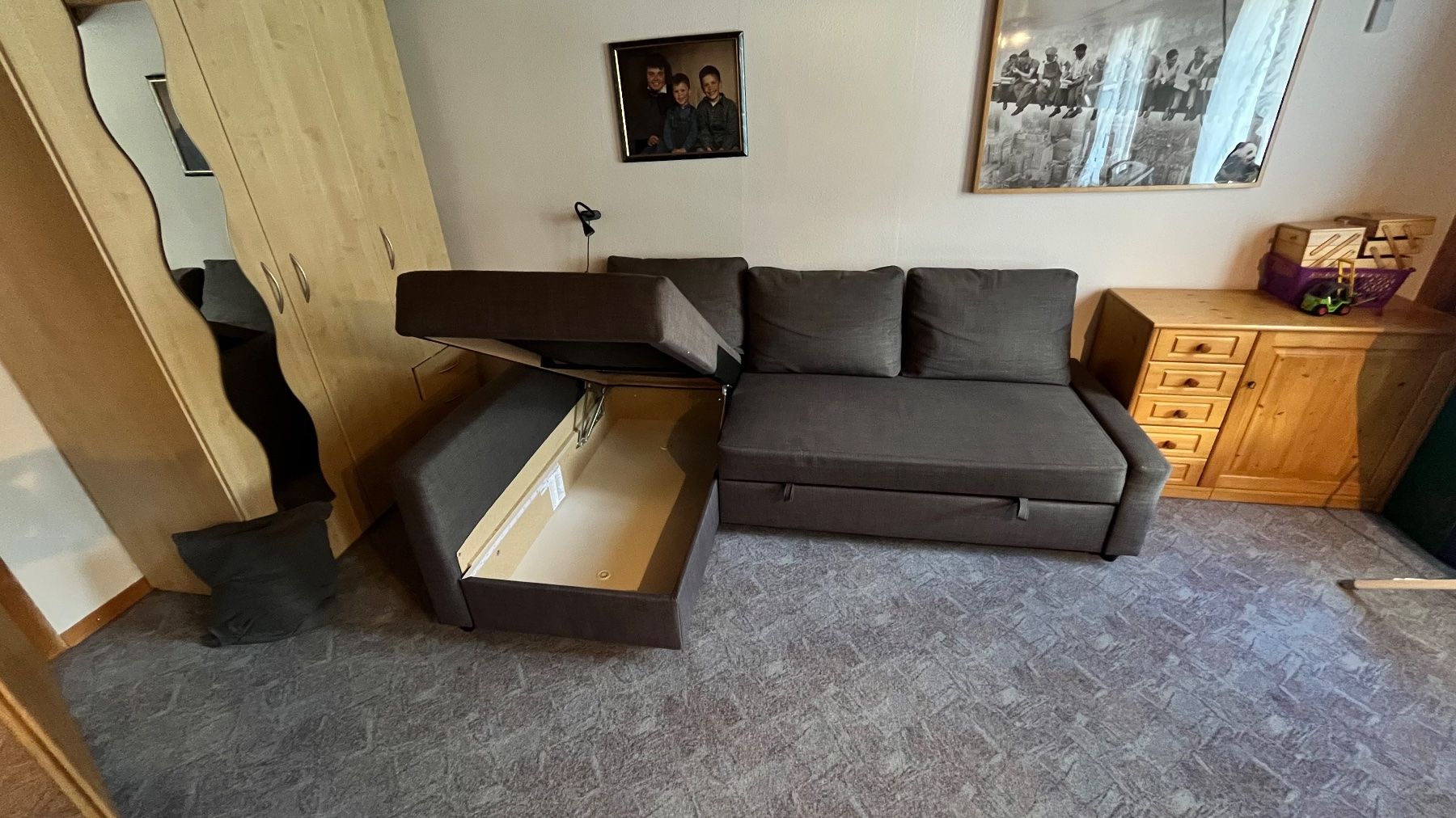 Ikea Divani: Ecksofa mit Bettfunktion und Stauraum dunkelgrau – Usato da Bönigen venduto da waremama 7