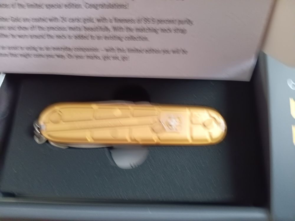 Victorinox climber gold limited best sale edition 2016