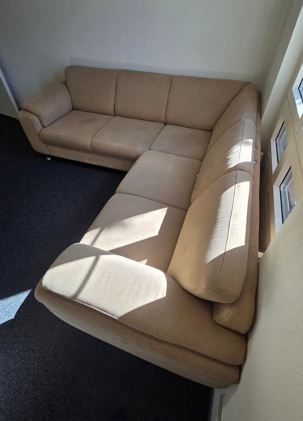 Divani: Gemütliches Ecksofa mit Auszug – Usato da Regensdorf venduto da Beeker 4