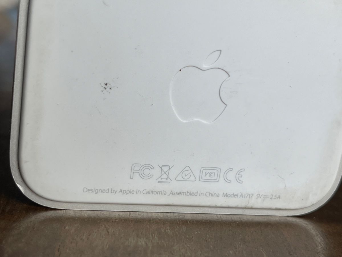 Caricabatterie: Apple Docking Station Lightning A1717 fonctionnel – Usato da Genève venduto da Yasasa 2
