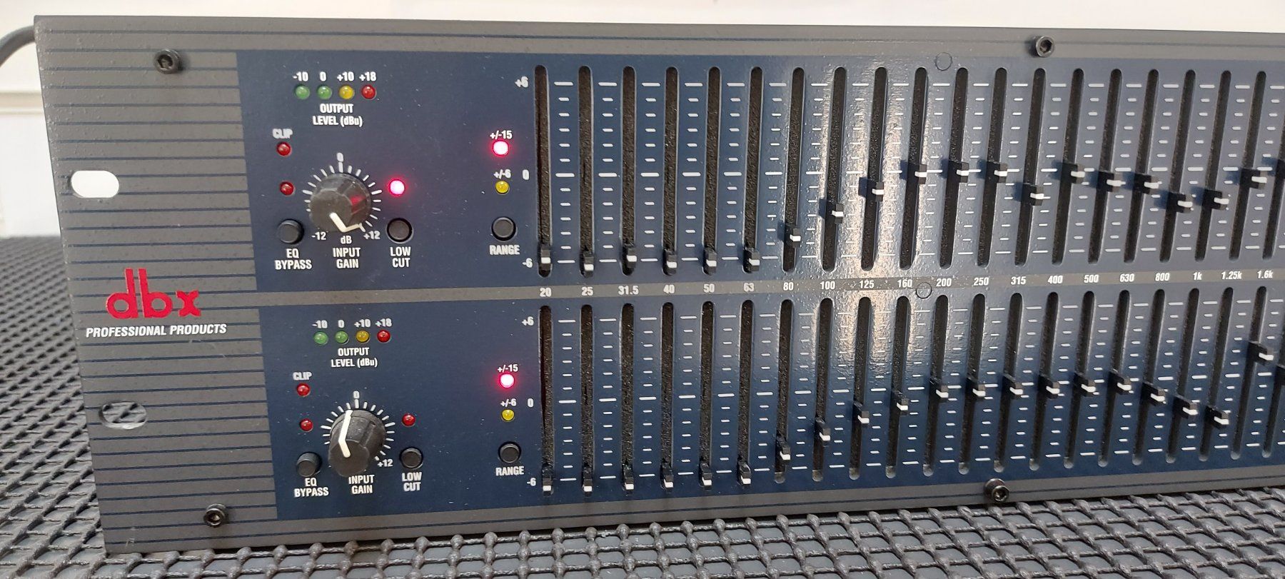 Dbx Equalizzatori: DBX 1231 Graphic-Equalizer – Usato da Glattbrugg venduto da Swissmusik 1