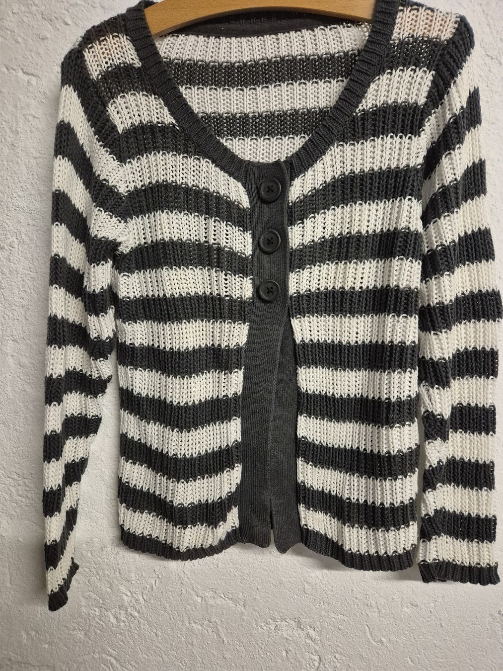 Only Jacken: Strickjacke Only Gr. S – Gebraucht aus thalwil von Raishin720