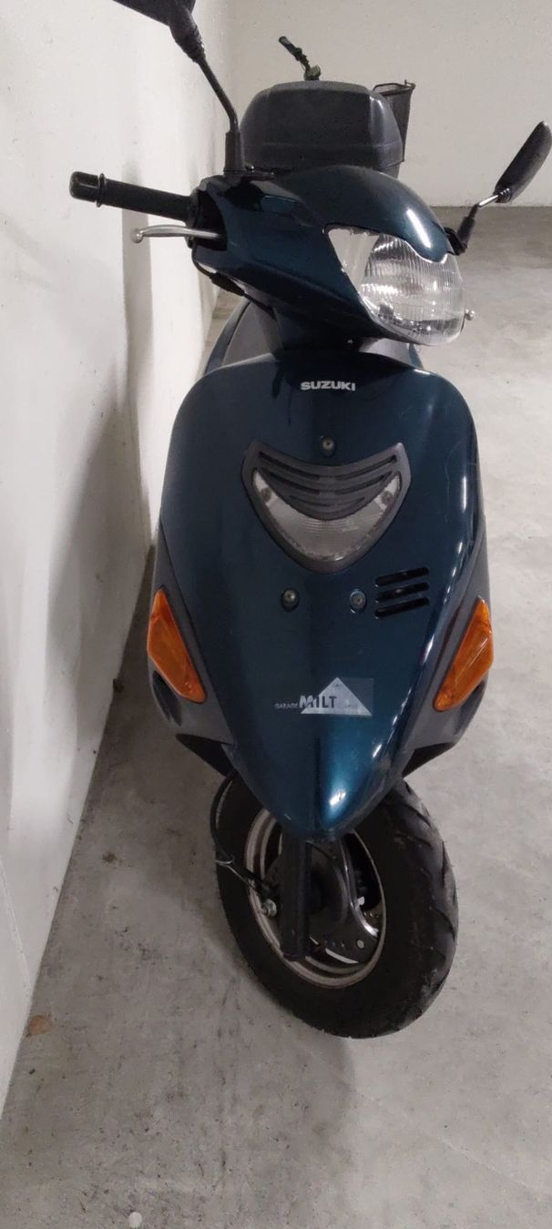 Suzuki Scooter: Suzuki Roller AN 125 – Difettoso da Niederurnen venduto da Smiritee 1