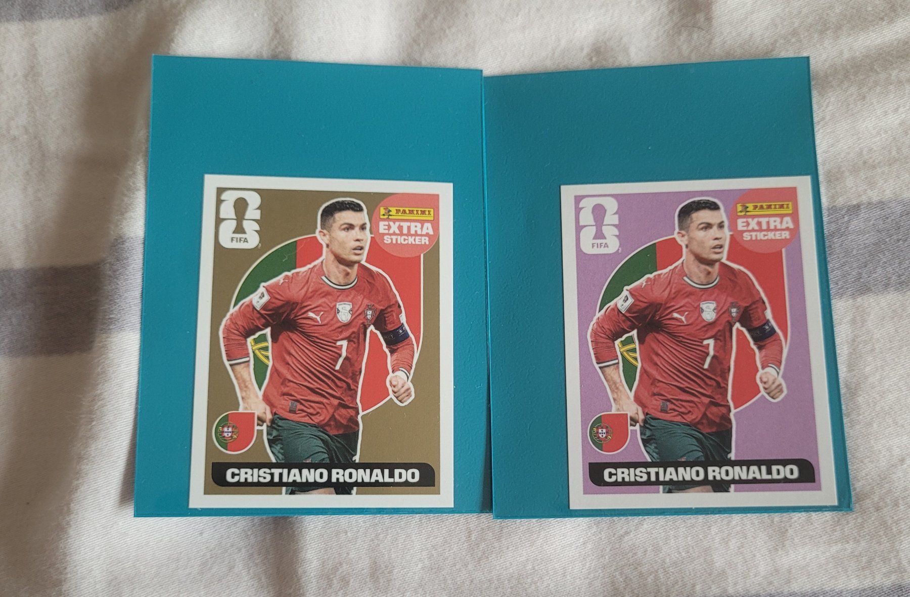 Panini Cartes à collectionner: Cristiano Ronaldo Extra Sticker (2 variantes) – Neuf (Voir description) à Martigny par sil_ht2d