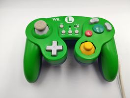 Luigi Wii U Classic Controller / Battle Pad von Hori