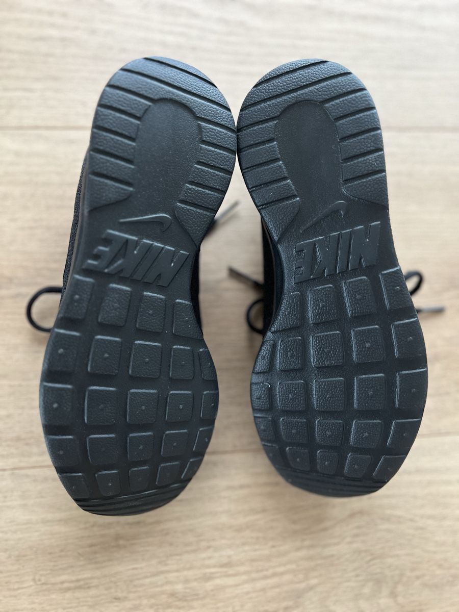Nike Damenschuhe: Neuer Nike Sneaker, Schwarz, Grösse 37.5 – Neu (gemäss Beschreibung) aus Untereggen von Engeli80 2