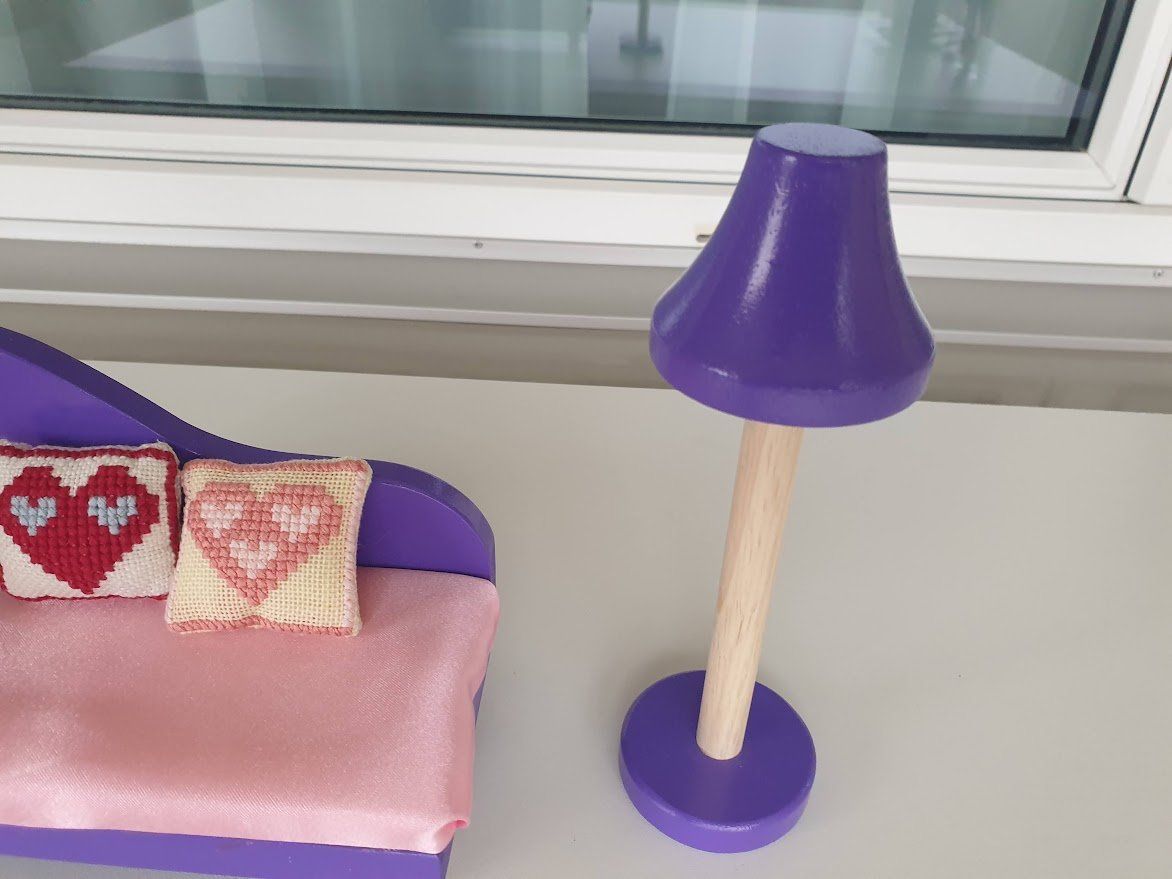 Case e mobili per bambole: Möbel Sofa und Lampe Puppenhaus – Usato da Nürensdorf venduto da Ez-Shop 4