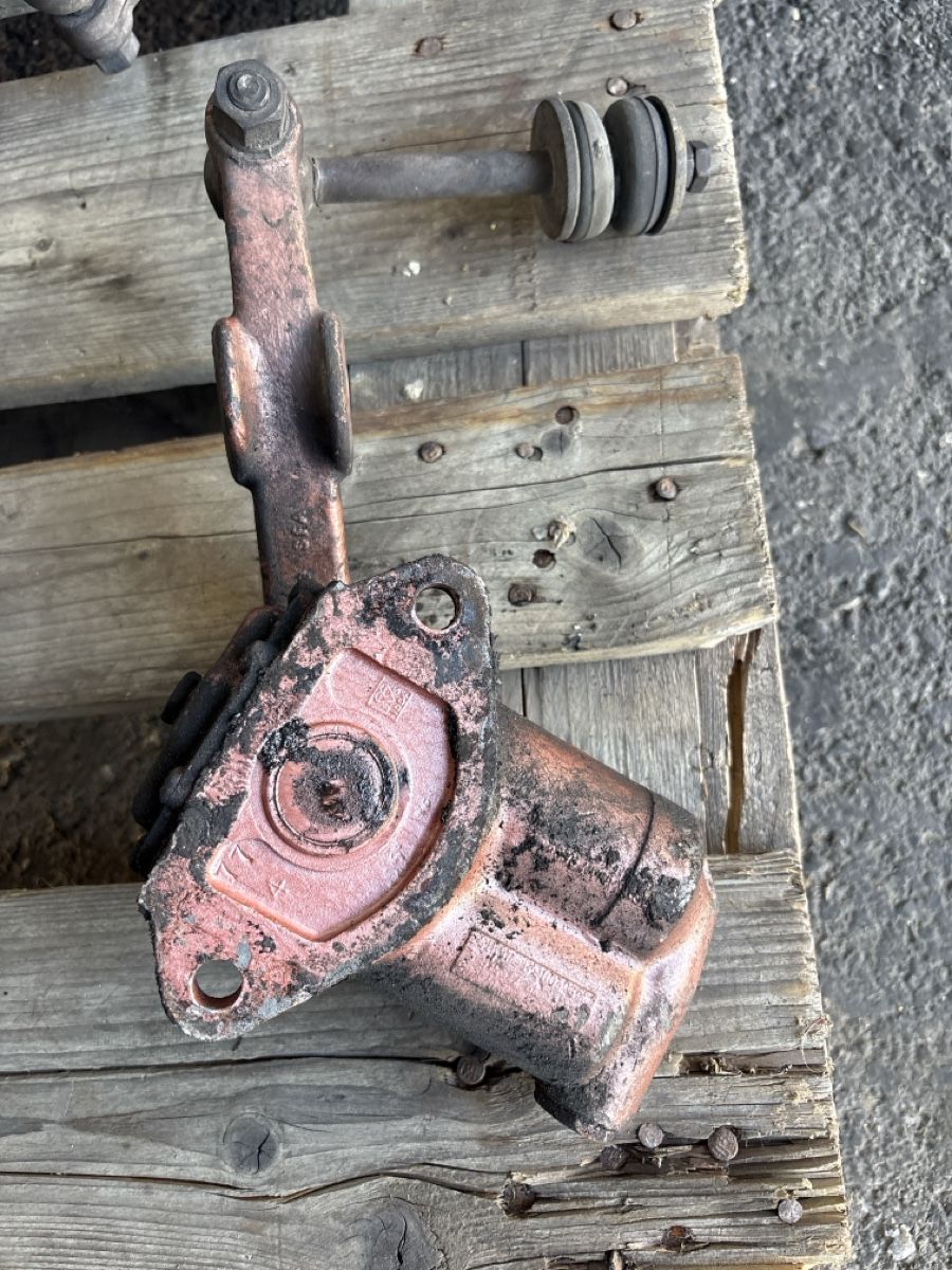 Tutti pezzi di ricambio auto: Amortisseur Triumph tr5 – Usato da Montmollin venduto da Adr_gret12 1
