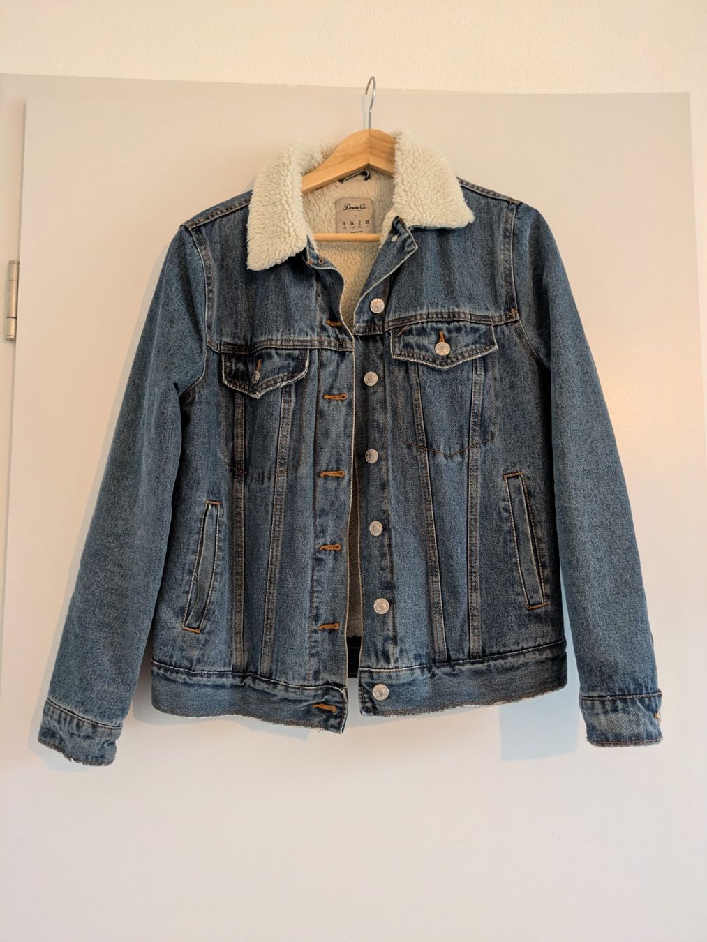 Giacche: Jeans Jacke mit Innenfutter Gr. 36 – Usato da Bern venduto da Patricia.Z.