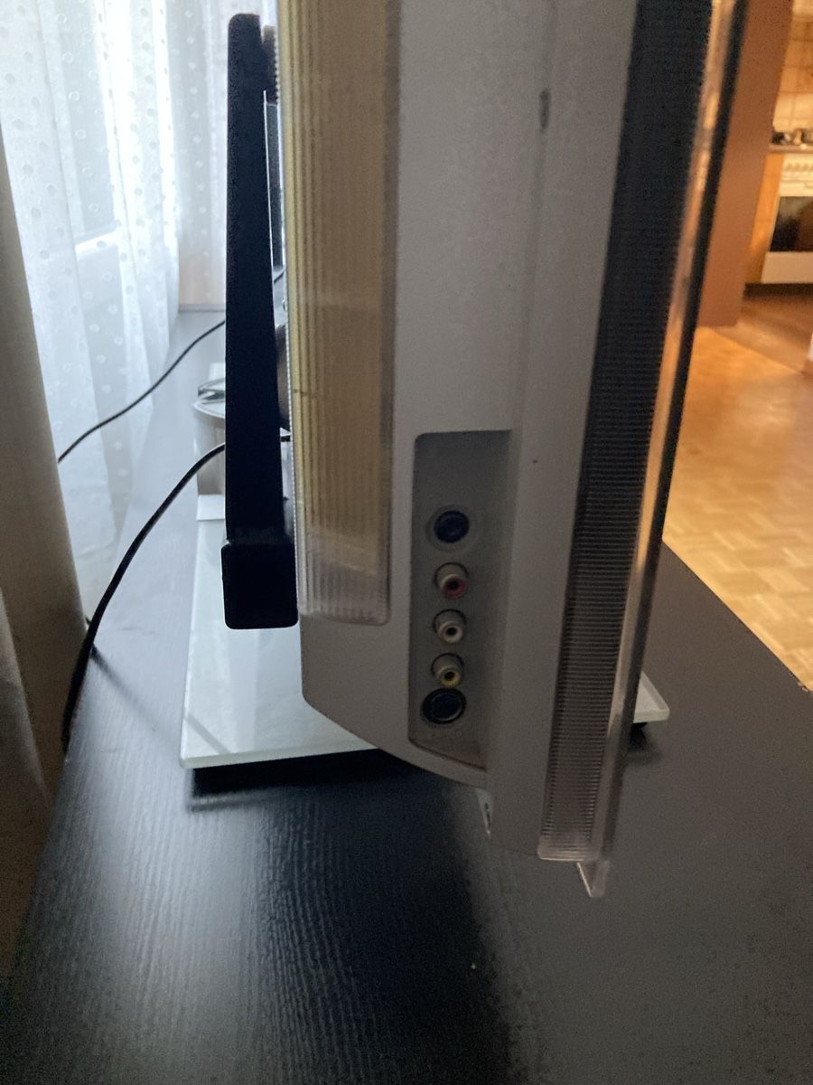 Televisori: Philips LCD TV mit Ambilight – Usato da Zürich venduto da Sagres_999 3