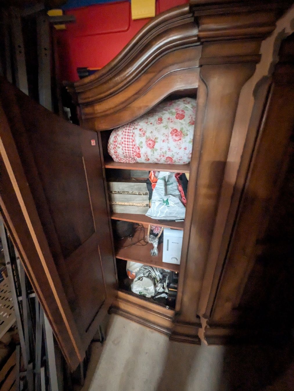 Armadi: Handgemachter Schrank – Usato da Liestal venduto da bru_5b76 2