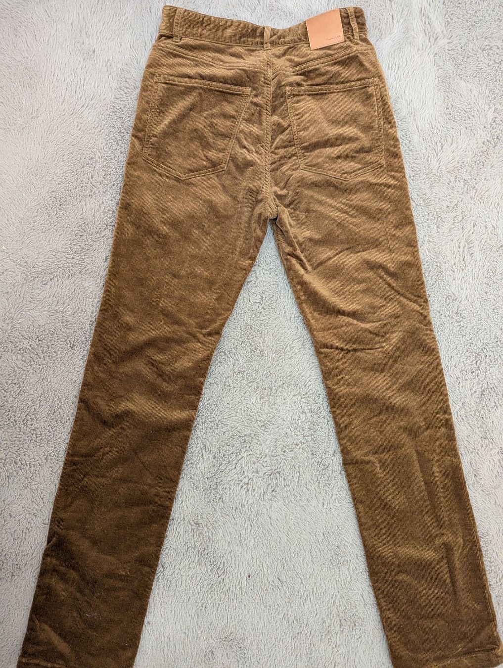 Massimo Dutti Pantaloni: pantalon velours Massimo Dutti 36 – Nuovo (secondo la descrizione) da Montreux venduto da dem_gyt9 4
