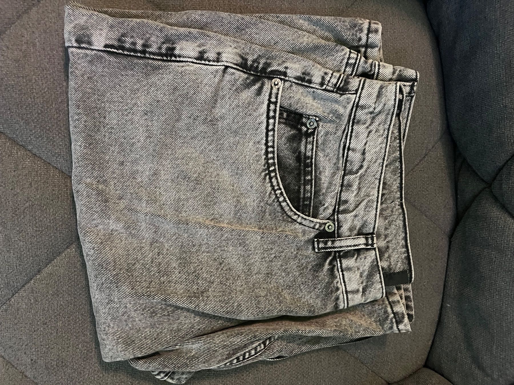 Hosen: 2 Paar Shorts NEU! BDG – Neu (gemäss Beschreibung) aus Allschwil von GrenzWert