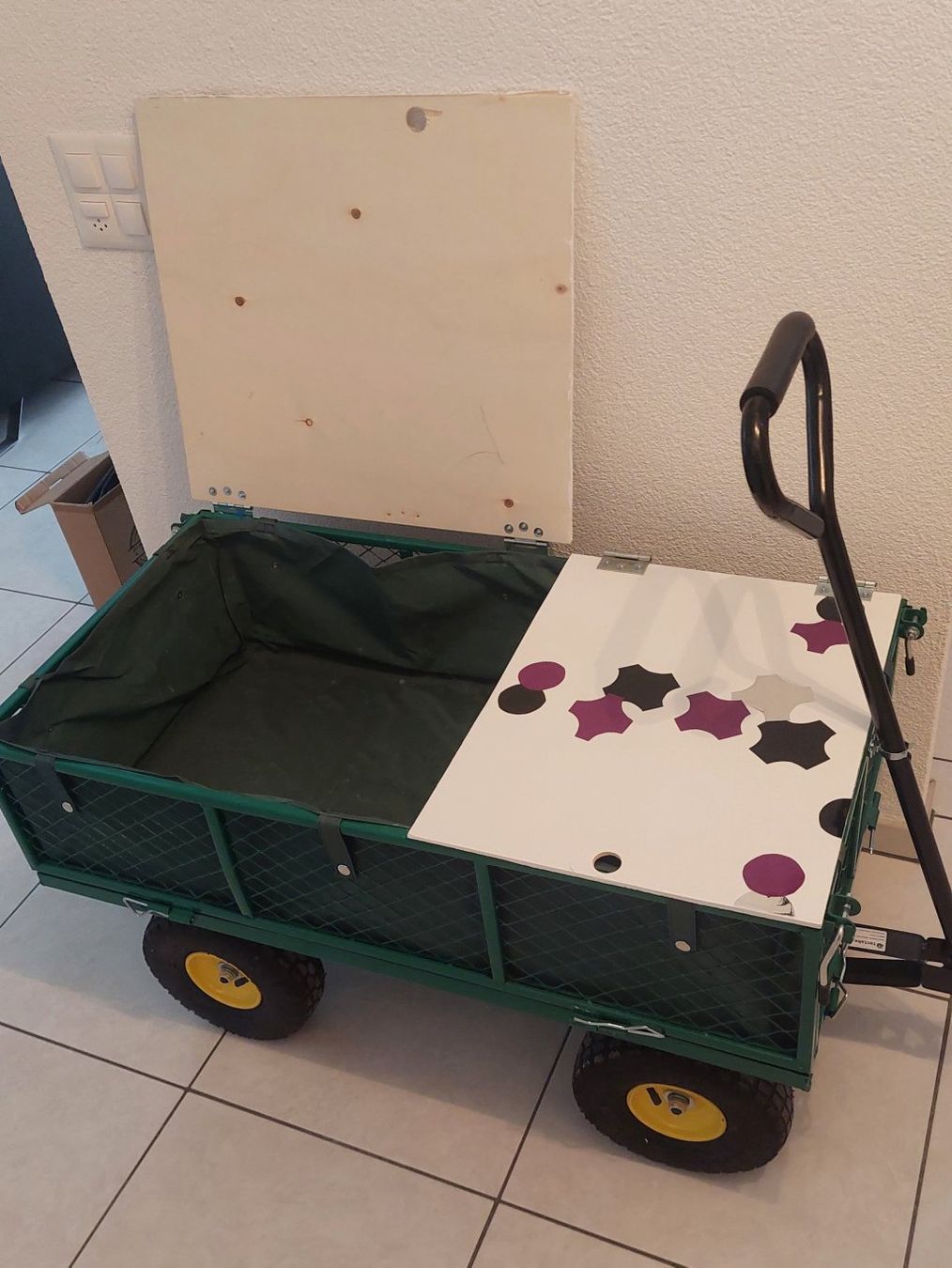 Anhänger: Robuster Handwagen mit Klappfunktion & Deckel – Gebraucht aus Aesch BL von  1