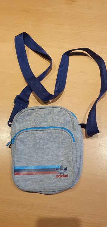 Adidas Borse: vintage adidas umhängetasche – Usato da Münsingen venduto da dan_lq6b