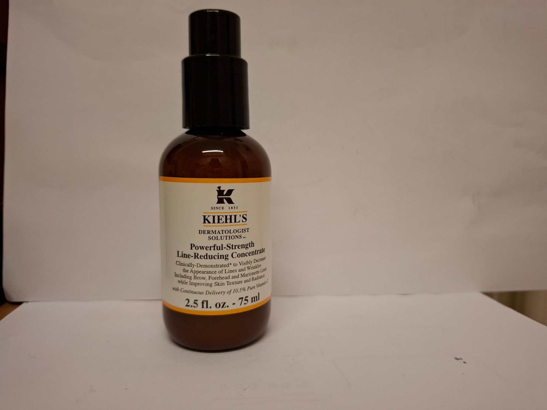 Kiehls Cura del viso: Kiehl's Powerful-Strength Line-Reducing Concentrate 75ml – Nuovo (secondo la descrizione) da Zürich venduto da Irene000