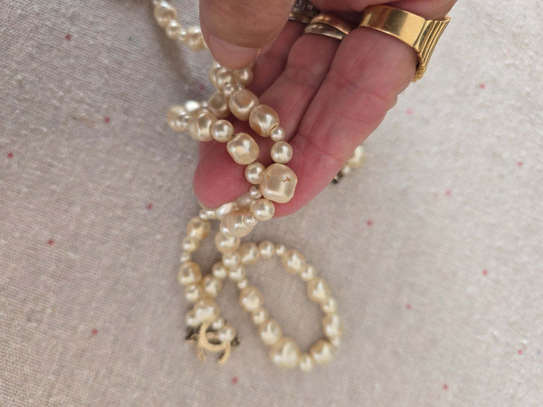 Chanel Catenine: Chanel Vintage Perlenkette – Usato da Bottmingen venduto da sandy_2 8
