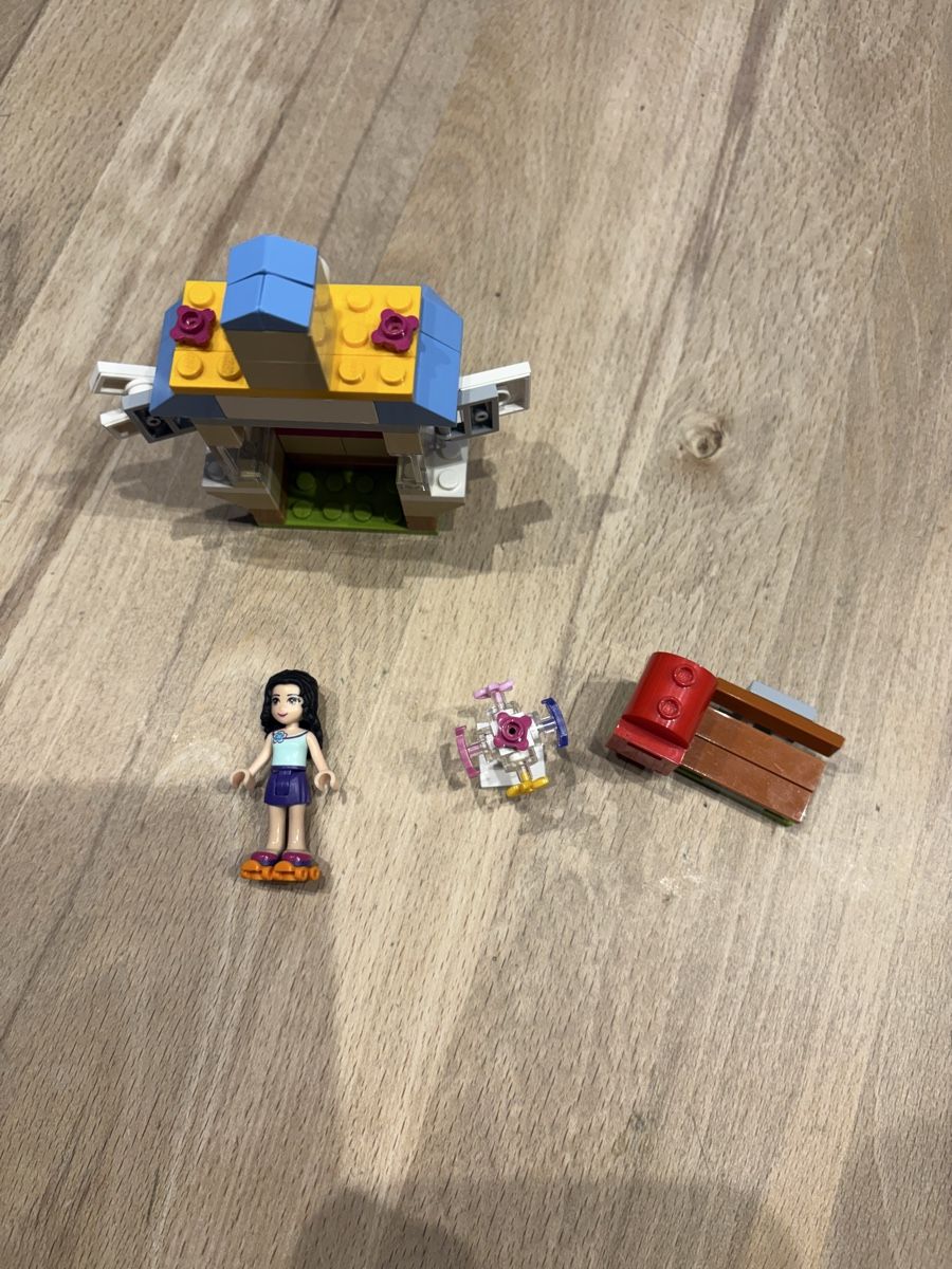 Lego Giocattoli: Lego Friends Emmas Kiosk – Usato da Baar venduto da remak37 2