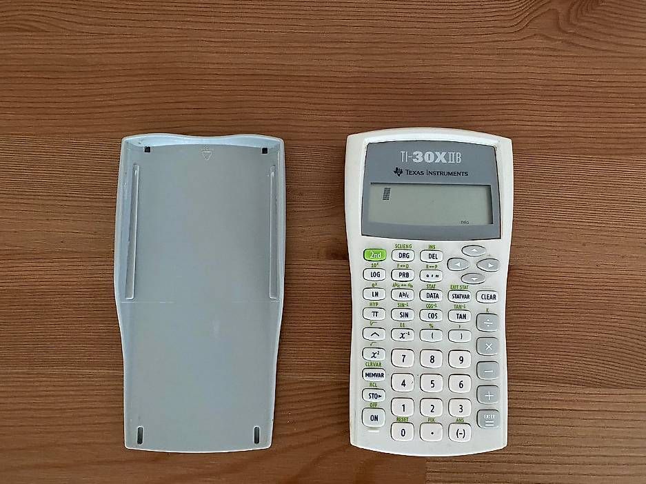 Texas Instruments Calcolatrici tascabili: Uni Taschenrechner TI-30XIIB – Usato da Suhr venduto da erh_n986