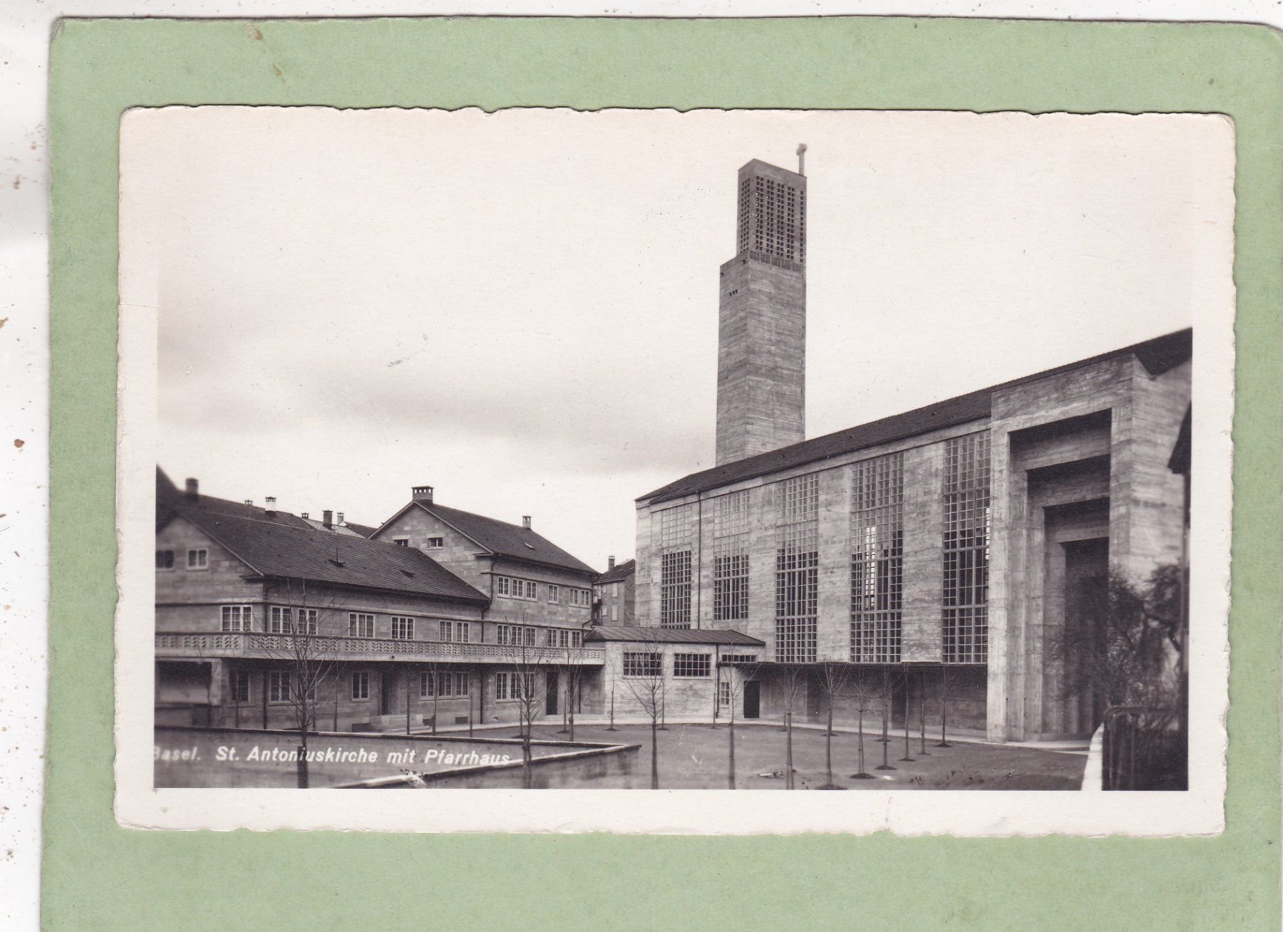 Cartes postales: Basel St. Antoniuskirche mit Pfarrhaus – D'occasion à Herisau par Lisegrat2008
