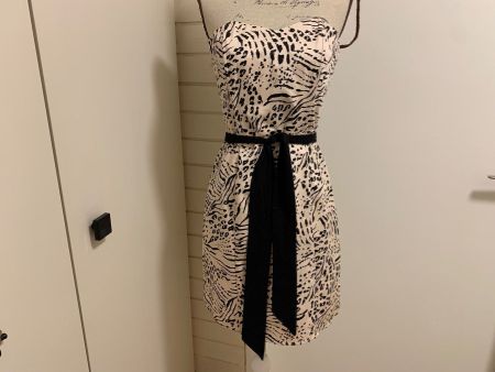 H&M Kleid beige/schwarz Gr. 40