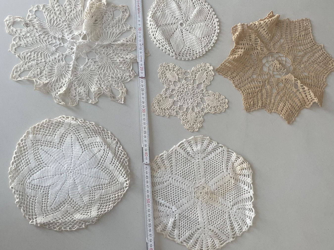 Sonstige Tischwäsche: Lot of 6 Häkeldeckchen – Gebraucht aus Minusio von Pink222