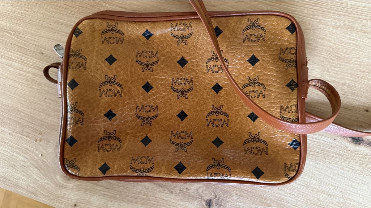 Mcm Borse: Original Vintage MCM Crossbody Bag  – Usato da Basel venduto da dafal4059 2