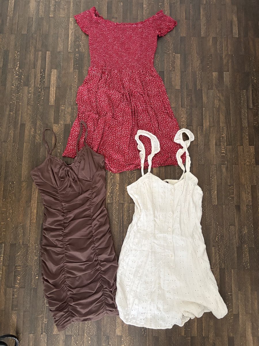 Ensembles coordonnés: Kleiderpaket mit Röcken und Kleidchen – D'occasion à Jegenstorf par Cakepop