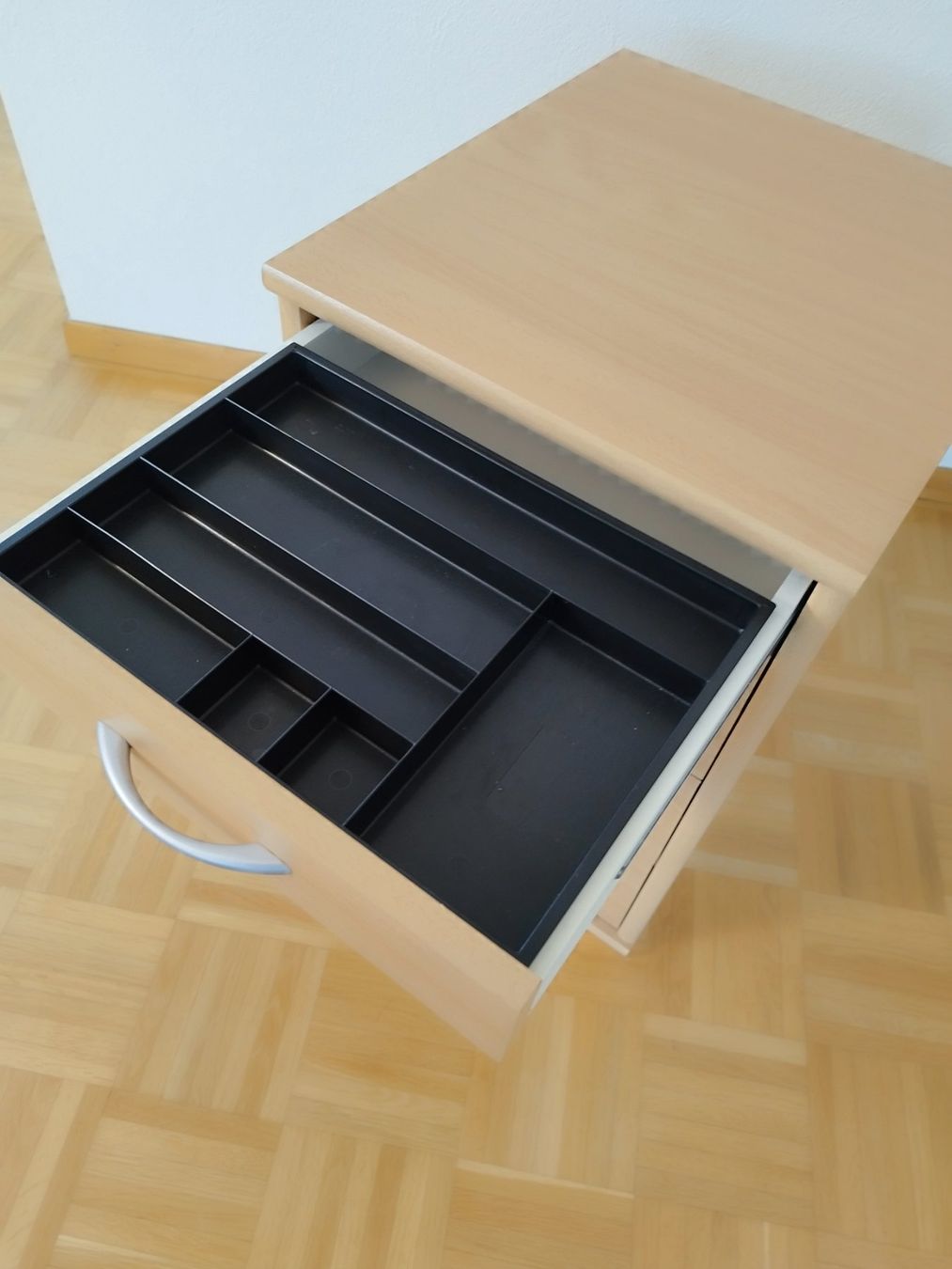 Cassettiere: Hellbraune Kommode aus Holz, 4 Schubladen (Eichenoptik) – Usato da Uster venduto da Caicedo89 4