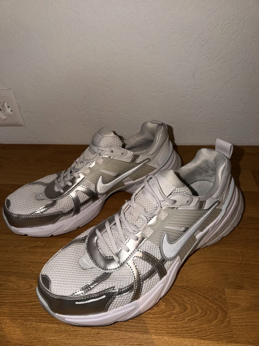 Scarpe da uomo: Nike V2K Run – Usato da Wald ZH venduto da Goutzi 1