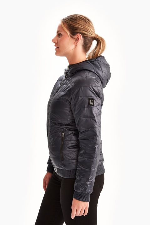 Jacken: Lolë Reversible Jacket Black / Beige-gold – Neu und originalverpackt aus Weggis von Chiara19 1