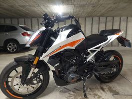 KTM 390 Duke | Neuwertig | Nur 756 km | Garagenfahrzeug