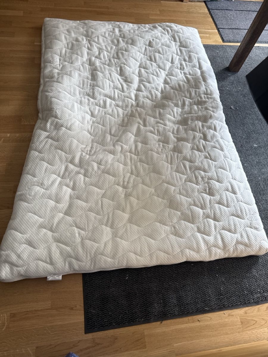 Matratzen: Premium Topper 180 x130 – Neu (gemäss Beschreibung) aus Ittigen von DeathFloof