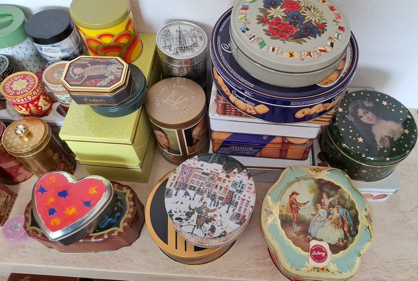 Contenitori & Simili: Über 30 Blechbüchsen diverser Herkunft/diverses Alter – Usato da Wettingen venduto da huitzilopostli 2