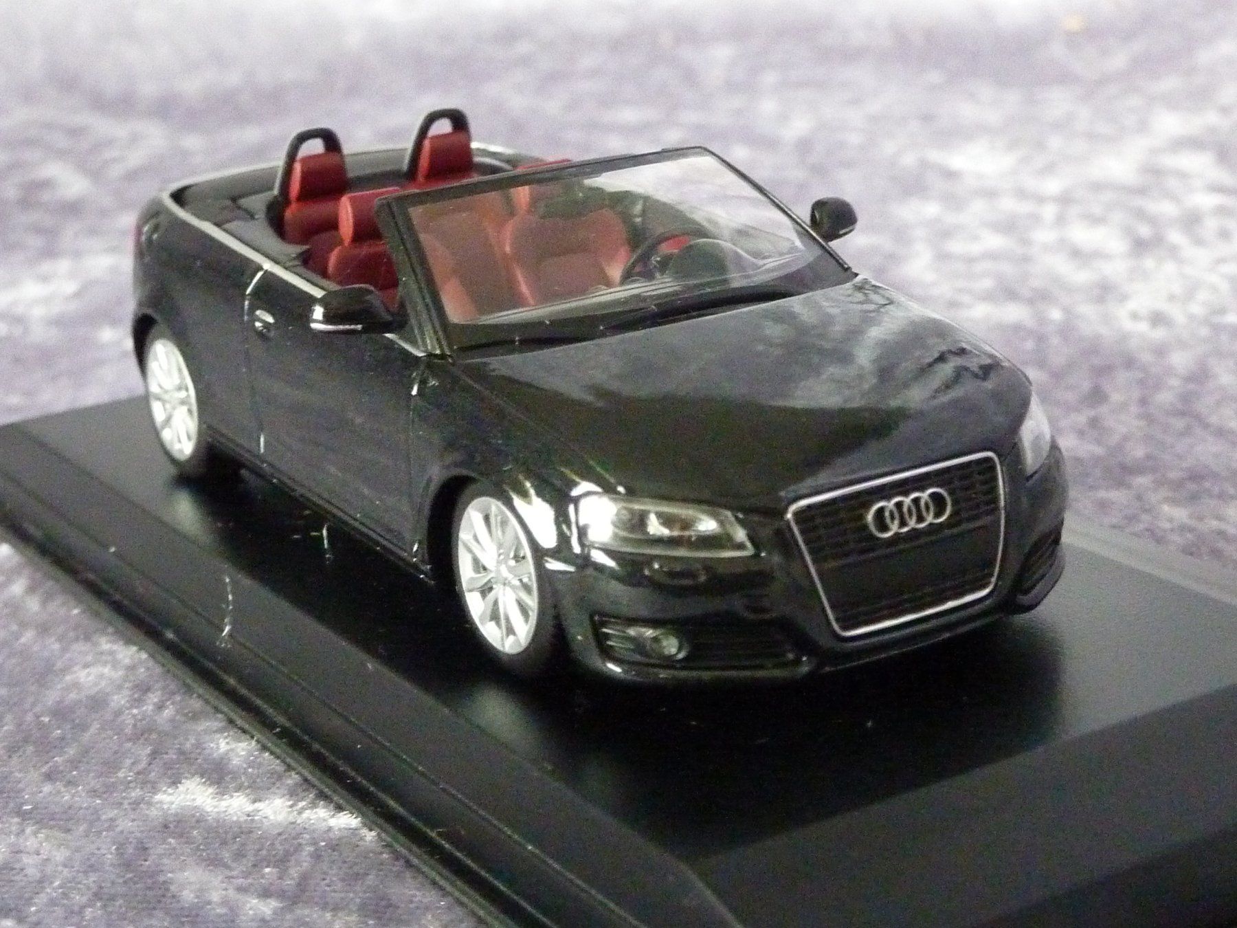 Minichamps Modellautos: Audi A3 Cabriolet 1:43 – Gebraucht aus Dürrenäsch von modellautos4you 4