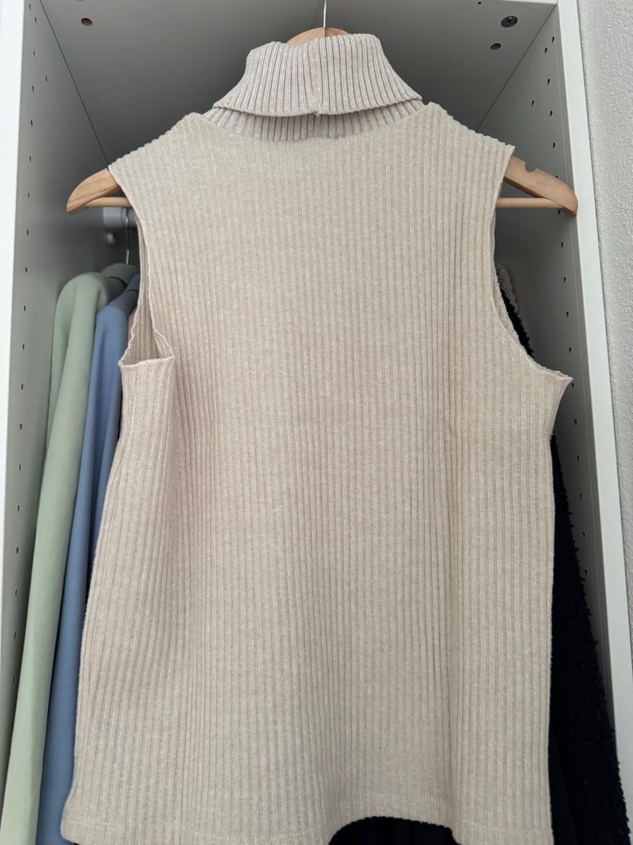 Maglioni & Felpe: Beige Pullunder mit Rollkragen grösse S – Usato da Zofingen venduto da ismail01a 1