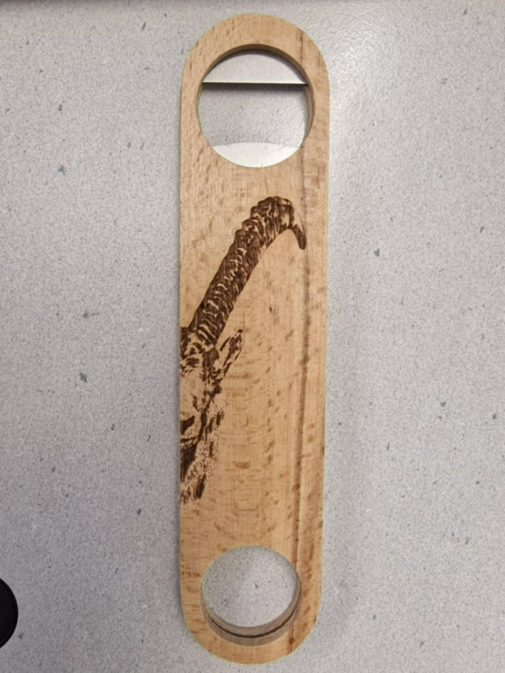 Apribottiglie & Tappi per chiusura: Flaschenöffner Holz Steinbock Motiv – Nuovo e nell'imballaggio originale da Schaffhausen venduto da AtelierPudesco