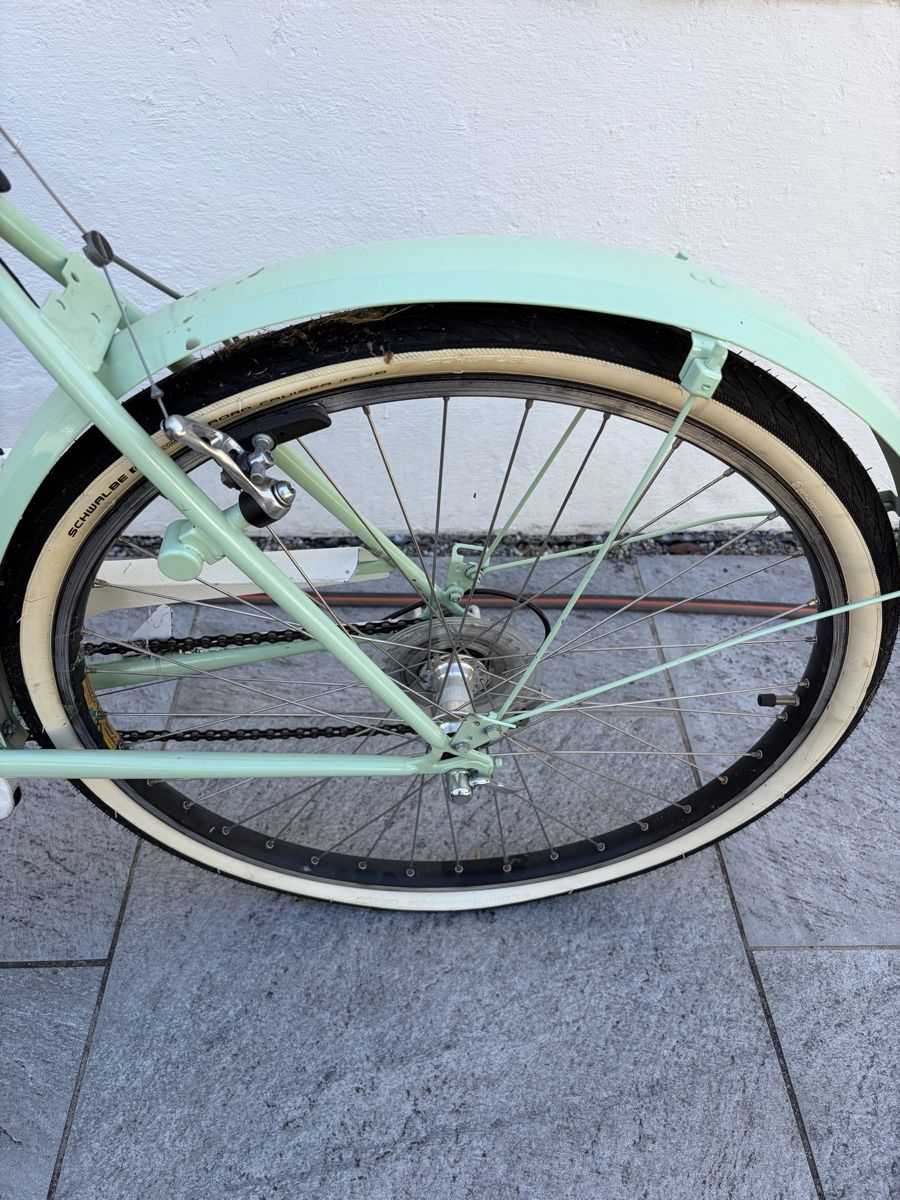 Velos: Damenvelo mintgrün mit Korb  – Gebraucht aus Oberweningen von Nancy86 2