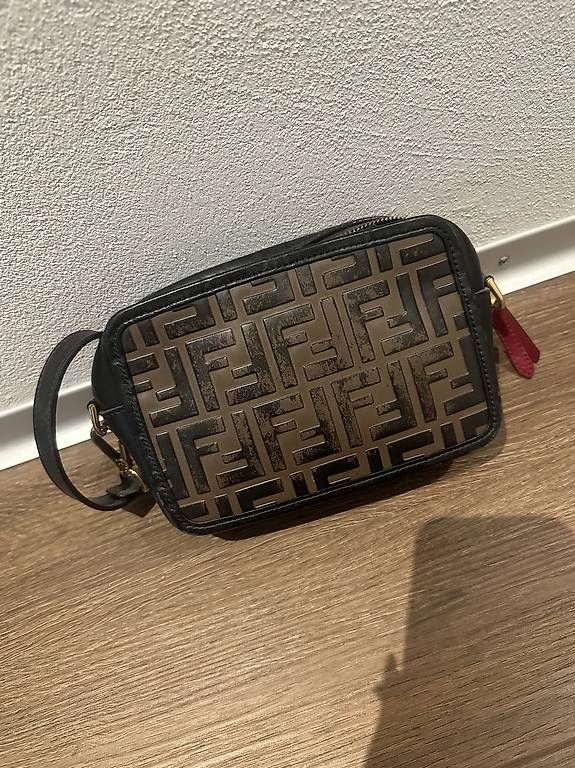 Taschen für Damen: Fendi camera bag – Gebraucht aus Winterthur von hed_c5y7 3