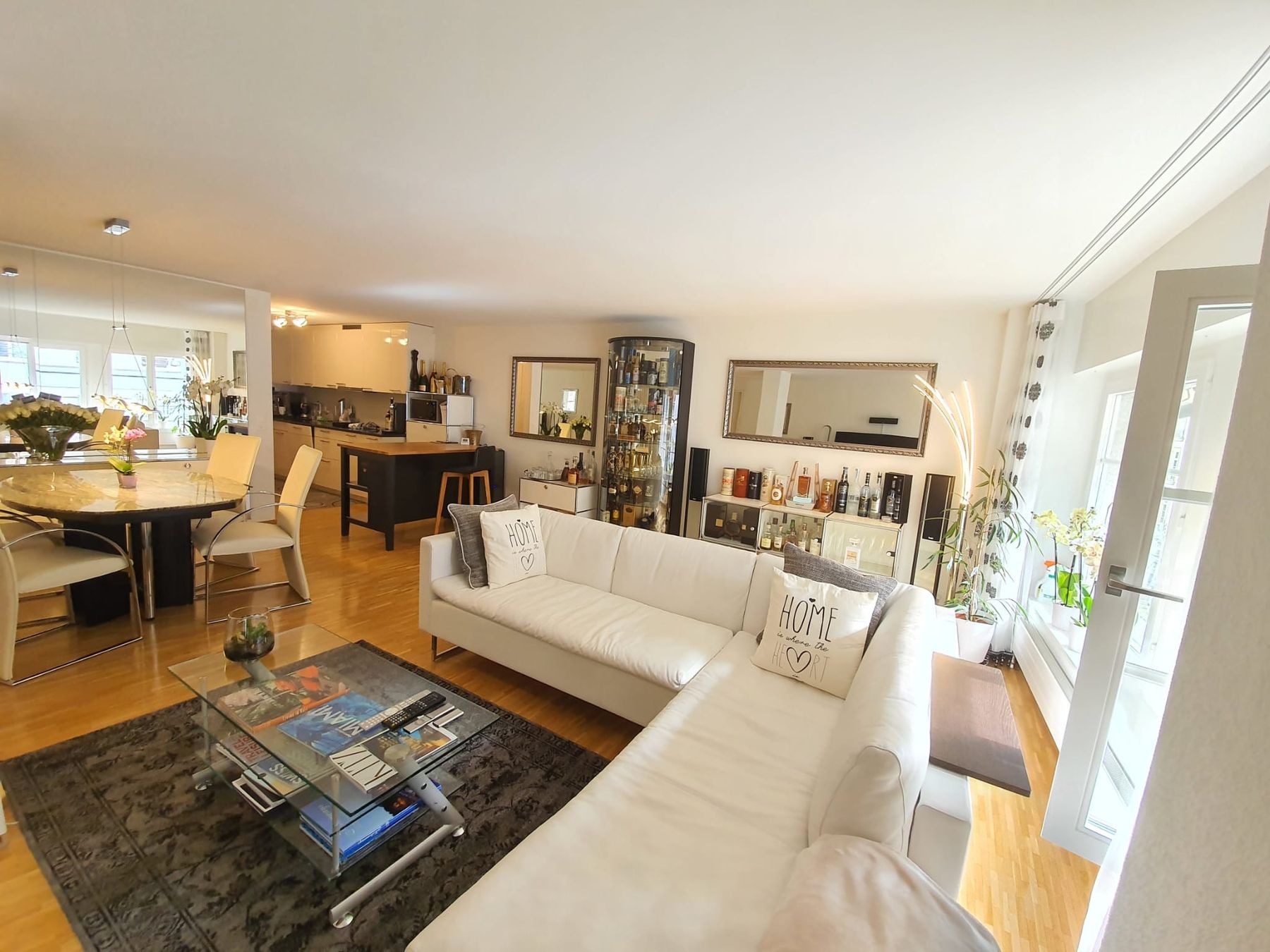 Sofas: Echtem Weisse Leder Sofa – D'occasion à Lenzburg par JJB21 1