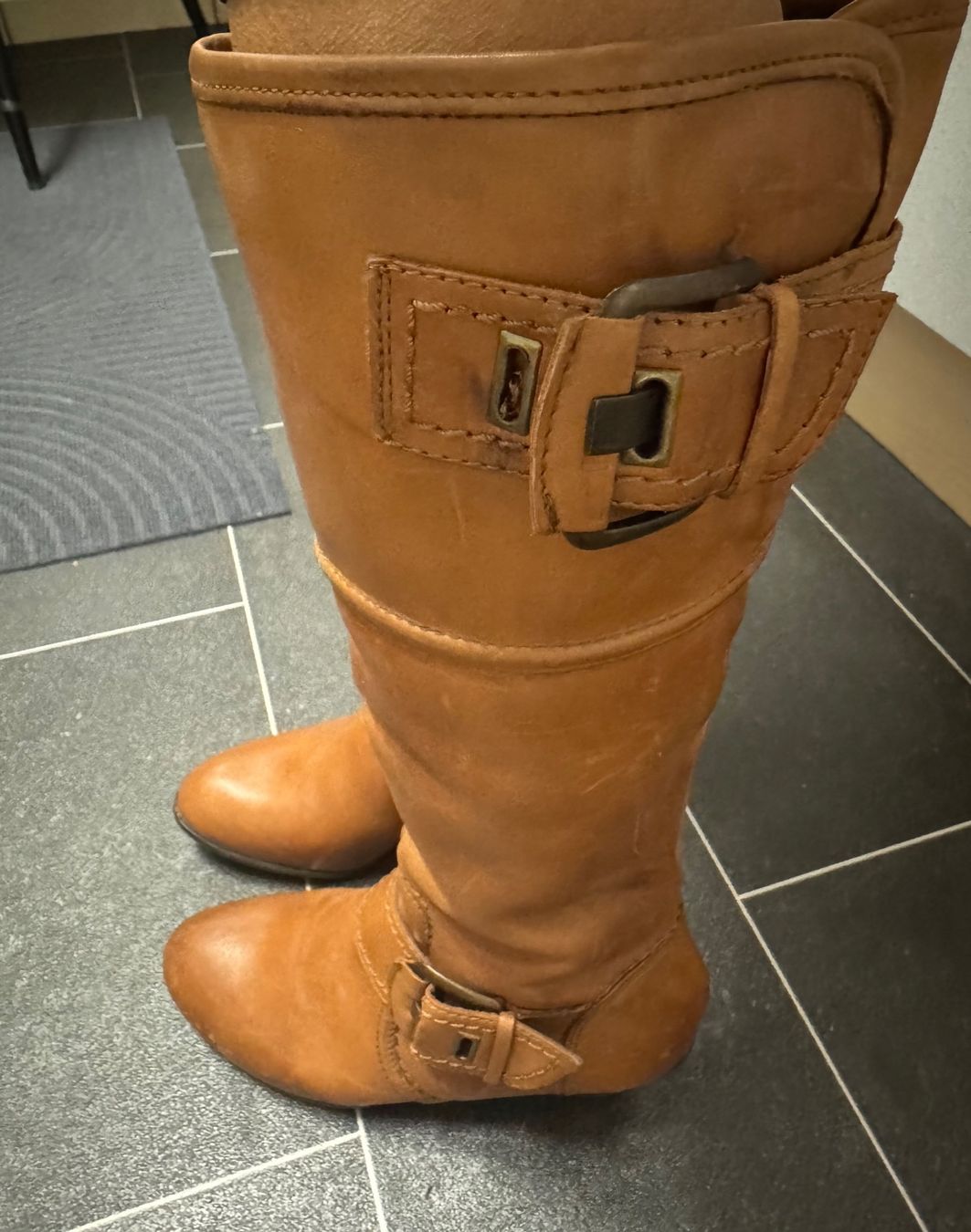 Scarpe da donna: Braune Lederstiefel Gr. 35  Winter Herbst – Usato da Frenkendorf venduto da Style365 2