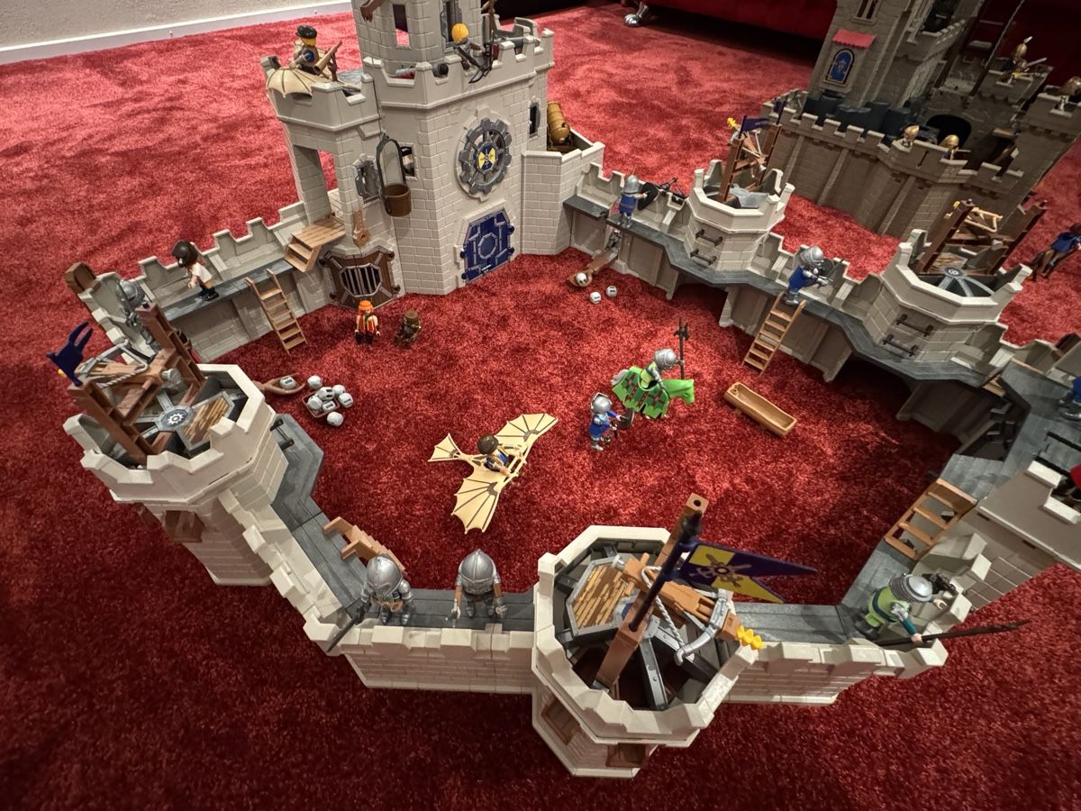 Playmobil Casette per bambini: Grosses Set Playmobil Ritterburg – Usato da Neyruz FR venduto da pavel5 1